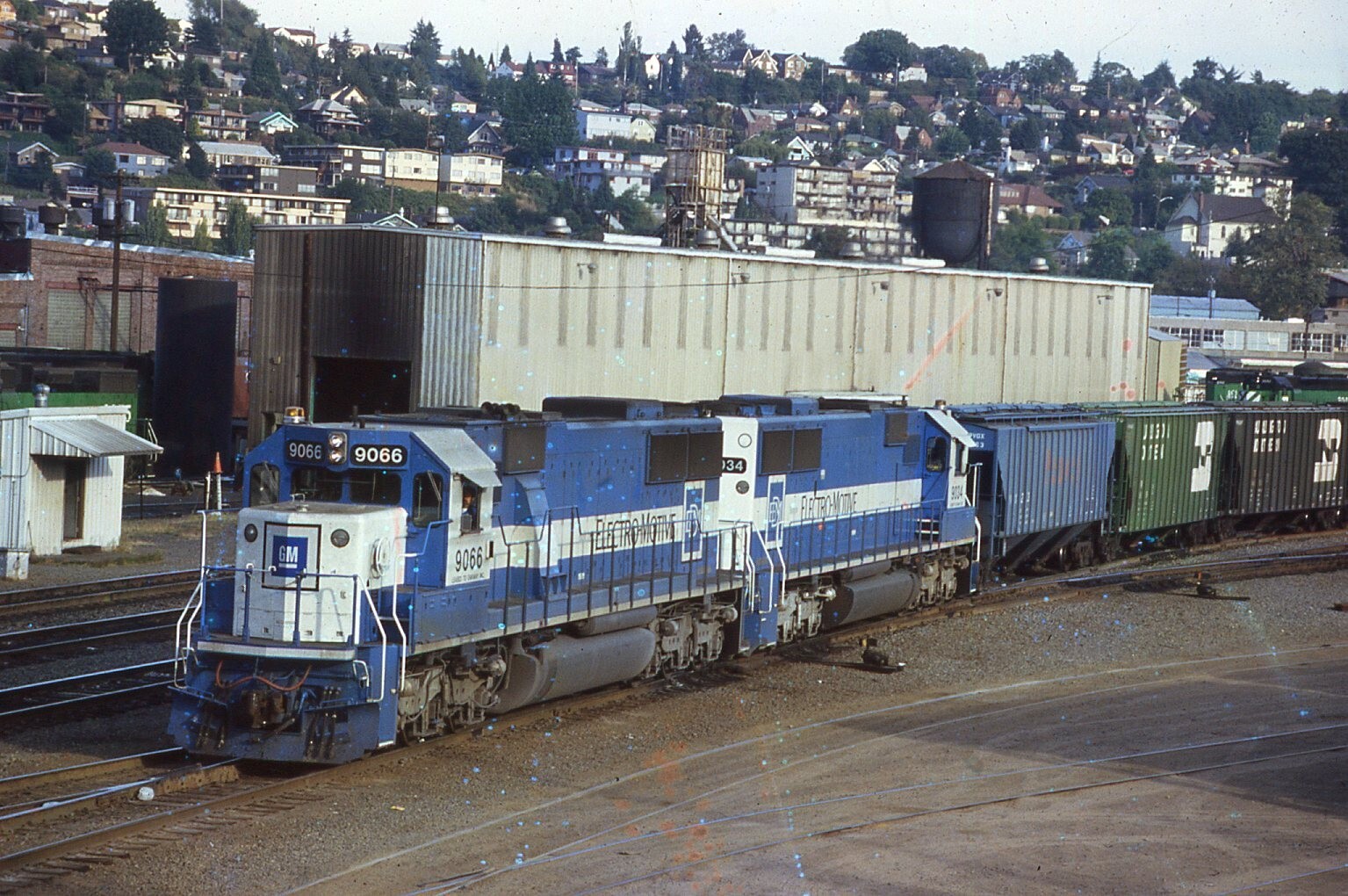 Original Train Slide GM Electromotive #9066   1987 #15