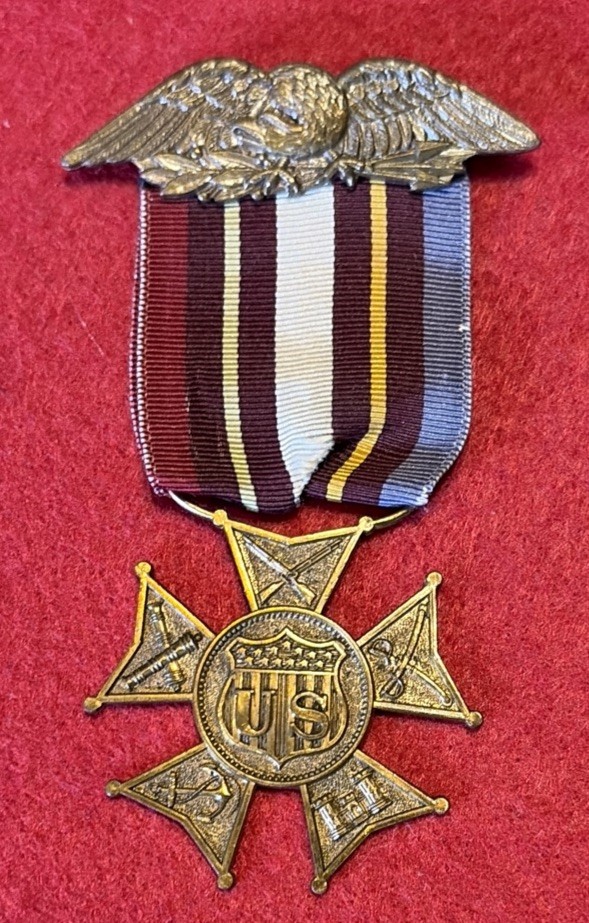 Fine C. 1900’s  Army & Navy Union Membership Badge Original Post Civil War