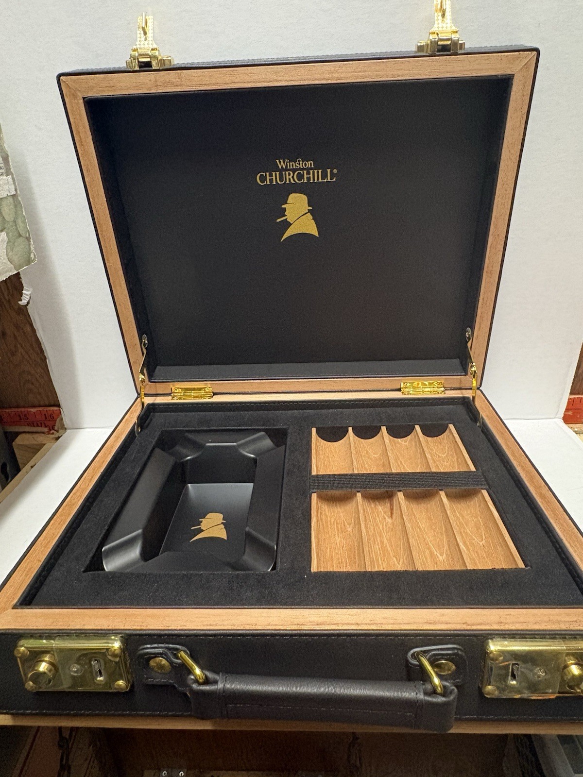 Davidoff Winston Churchill Cigar Briefcase Ashtray Humidor Set With Booklet New