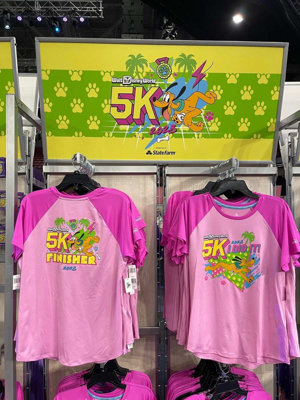 2023 Disney WDW RunDisney 5k Finisher Women's Pluto Shirt Size L