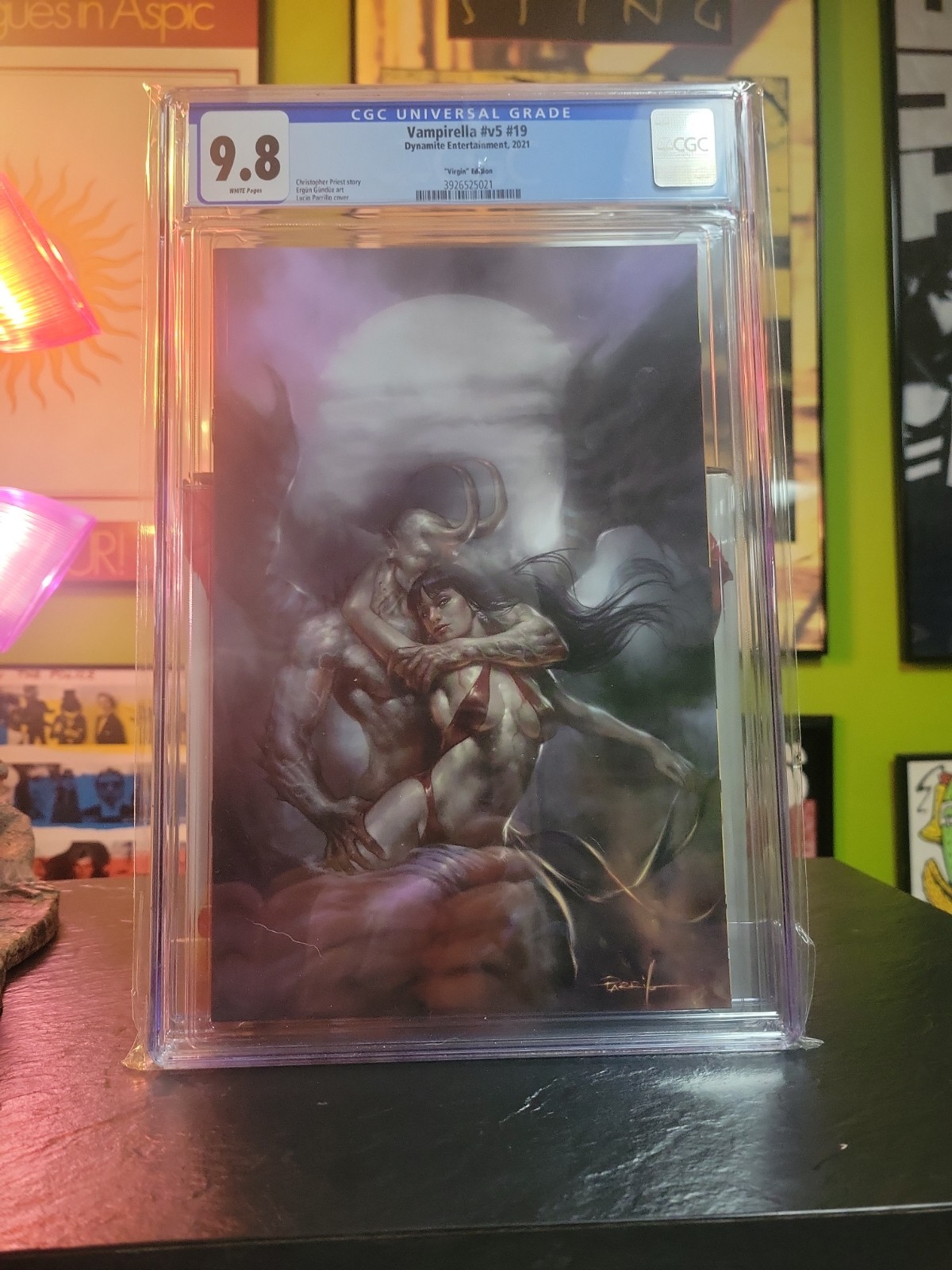 Vampirella v5 #19 CGC 9.8 Lucio Parrillo Virgin Edition Dynamite 2021