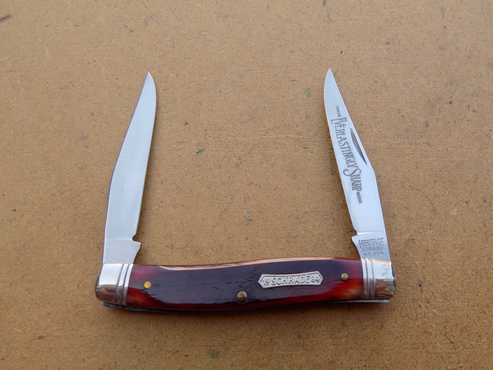 Vintage Schrade Heritage 7801 Red Bone Muskrat Knife 1984
