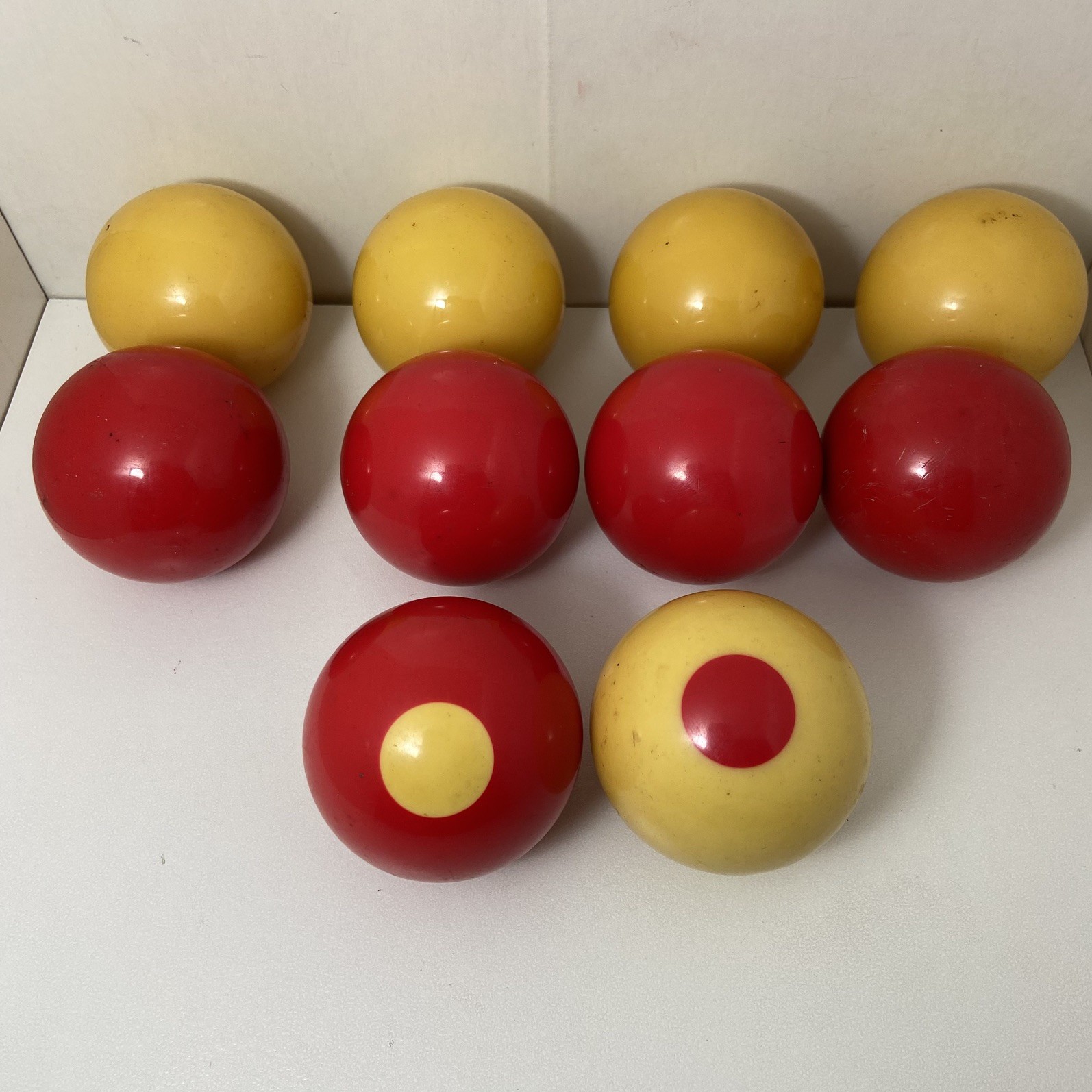 Lot of 10 Vintage Billiard Balls Bakelite Handmade Red/Ivory 134-137g Each Lot of 10 Vintage Billiard Balls Bakelite Handmade Red/Ivory 134-137g Each
