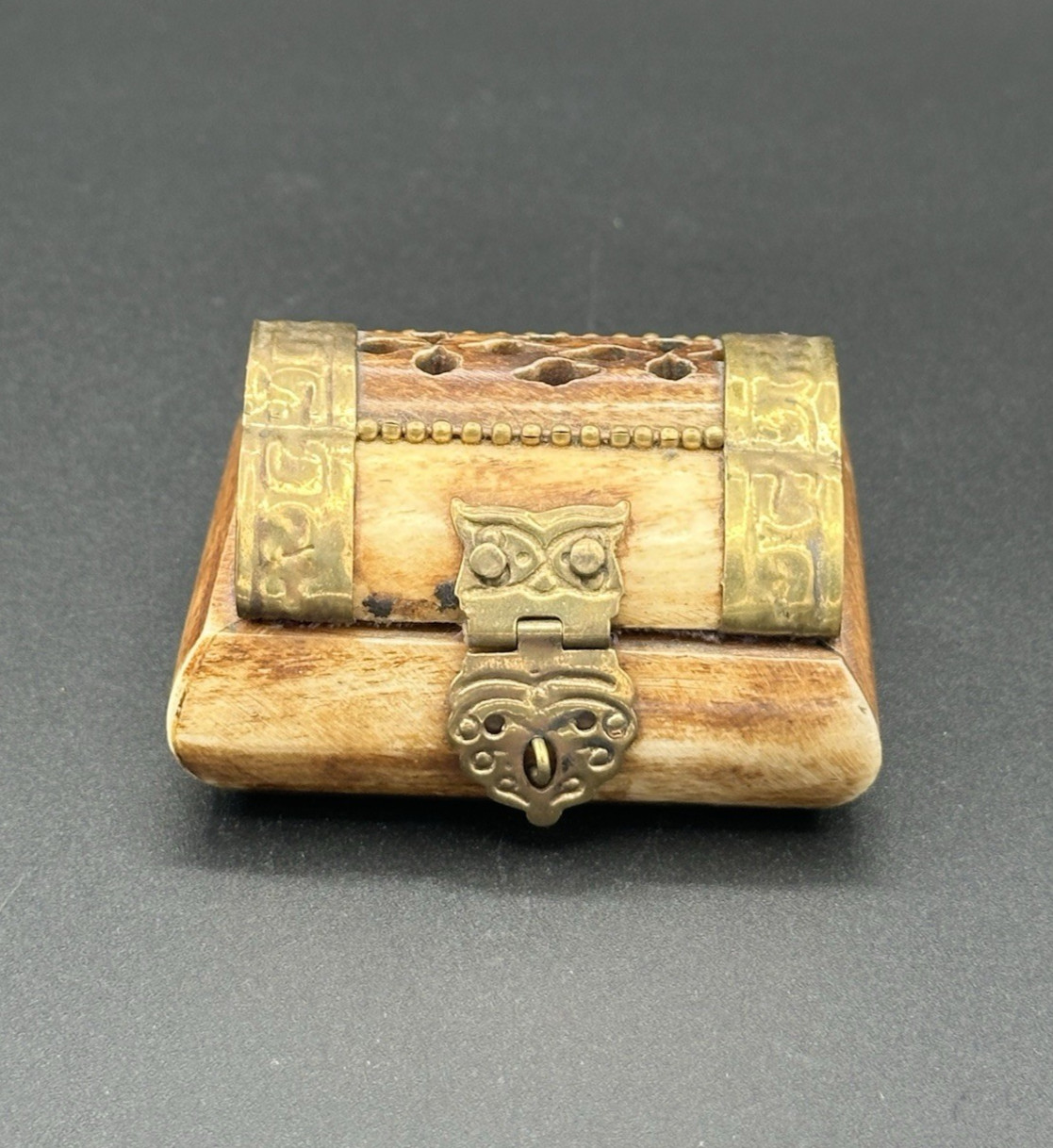 Vintage Handcrafted Camel Bone & Brass Hinged Trinket Box from India ~ OWL Latch