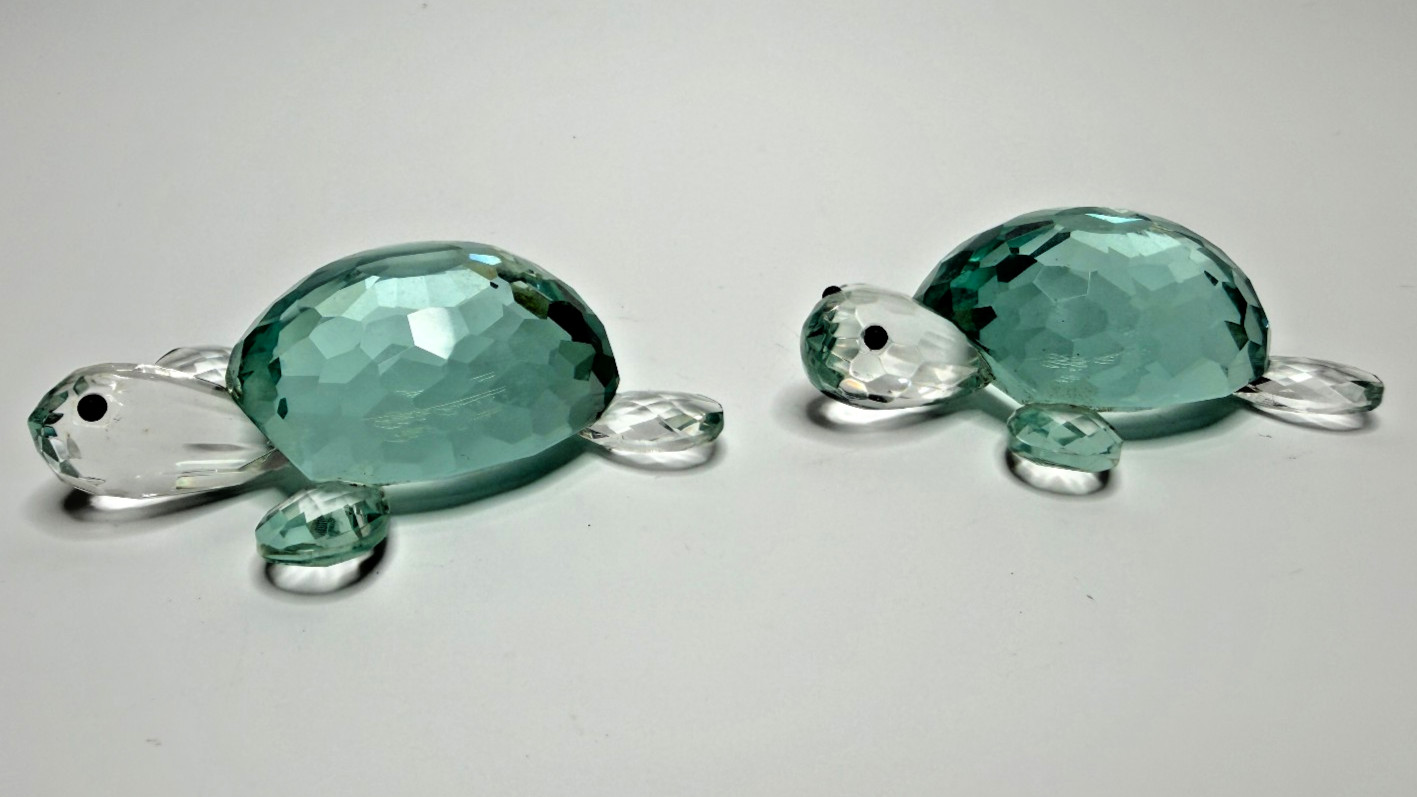 Vintage Oleg Cassini Signed Faceted Crystal Green Turtle Set of 2 Boxed 3\