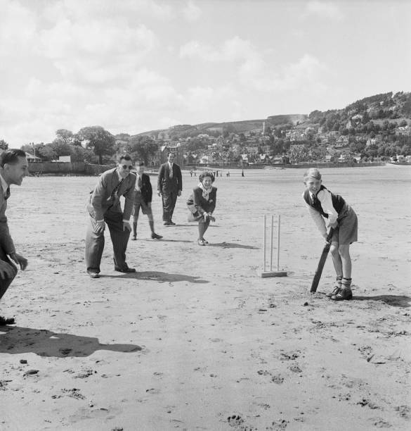 Minehead, West Somerset, Somerset, A group of people playing cri - Old Photo