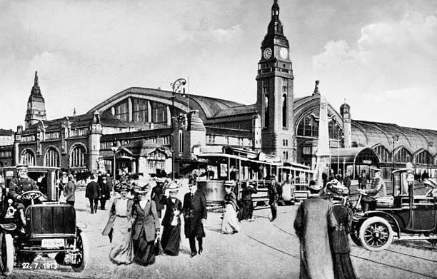 Hamburg city centre Passers by and vehicles in front of the main s- 1913 Photo