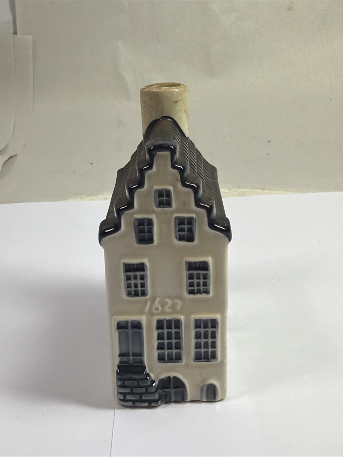 KLM Bols Blue Delft House #2 Empty Bottle