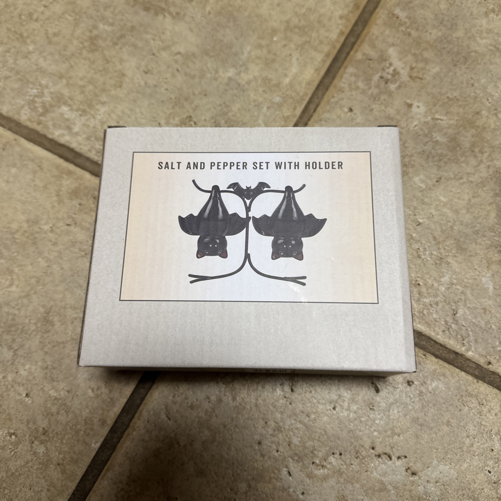 Cracker Barrel Halloween 3 Pc Set Hanging Bats Salt & Pepper Shaker Hanging Bat Cracker Barrel Halloween 3 Pc Set Hanging Bats Salt & Pepper Shaker Hanging Bat