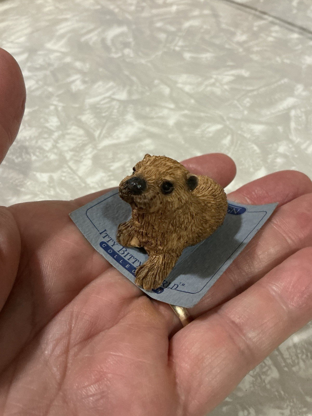 PLAYFUL CUTE OTTER VINTAGE ANIMAL RESIN ITTY BITTY WORLD ANTIQUE 👀 LOOK