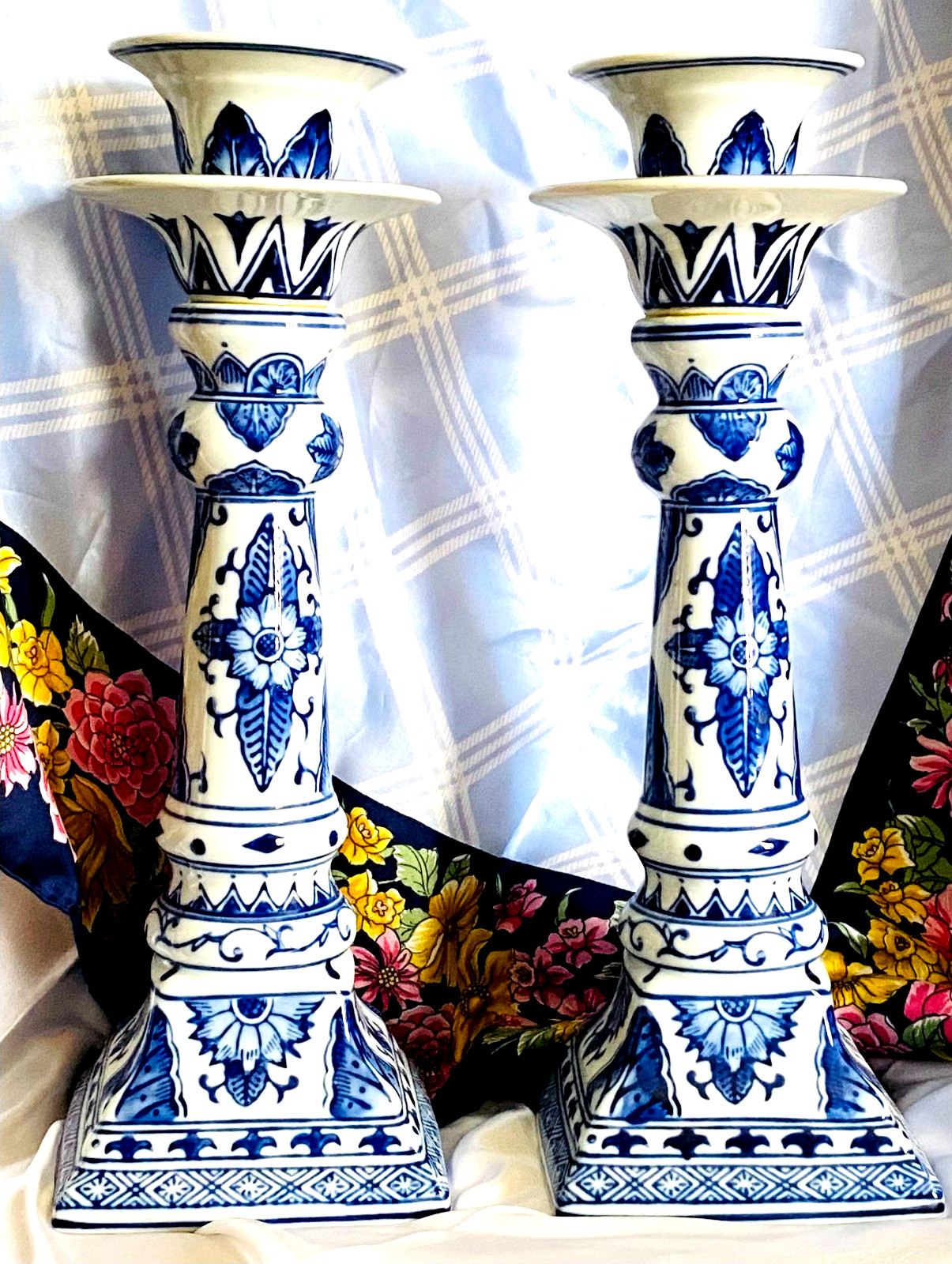 VINTAGE PAIR BLUE & WHITE DELFT 13\