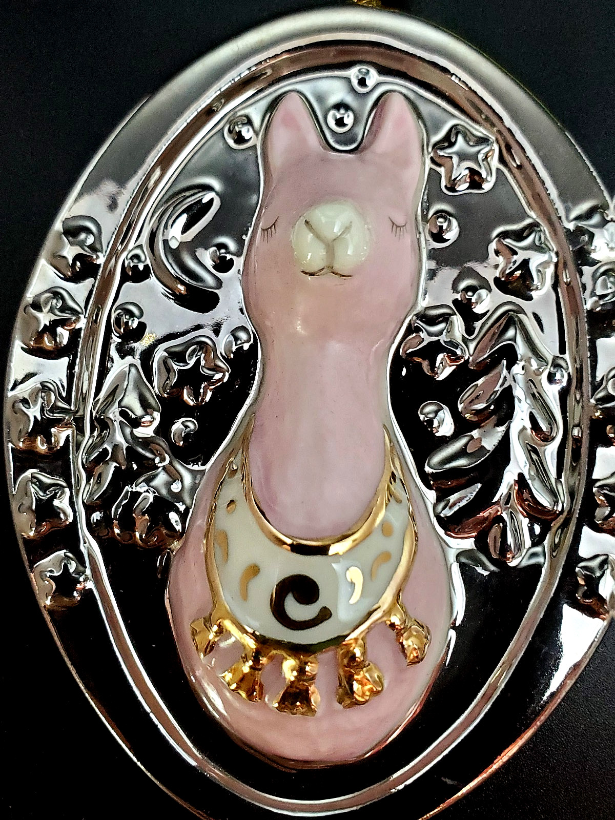 Lenox LLAMA Oval Painted 3D PORCELAIN Ornament   NEW IN BOX