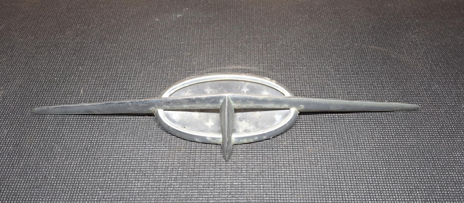 1957 Oldsmobile Hood Emblem Badge Ornament SHIPS WORLDWIDE