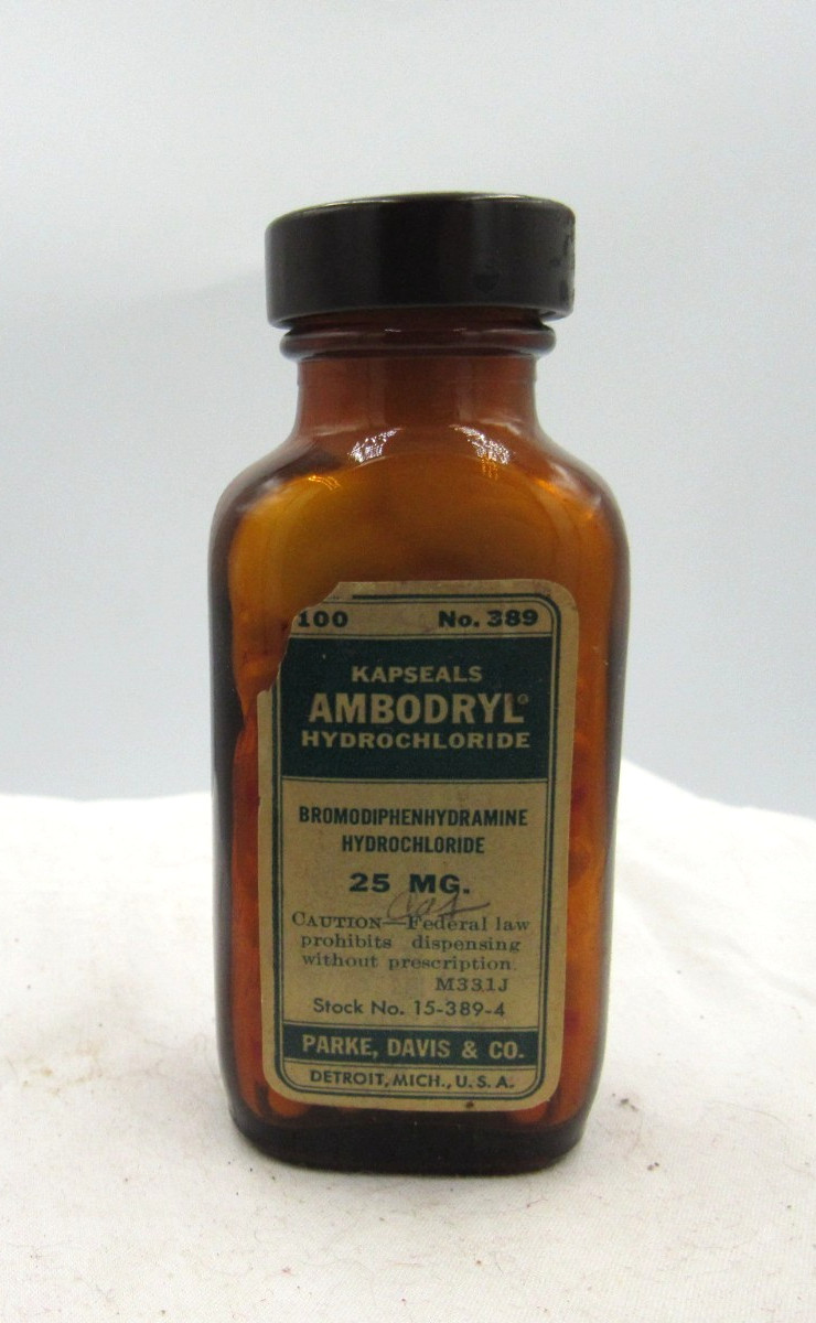BW - 1950\'s Parke, Davis & CO Ambrodryl Detroit Mich 3 7/8 \ BW - 1950\'s Parke, Davis & CO Ambrodryl Detroit Mich 3 7/8 \