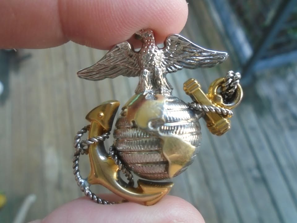 Vintage sterling silver US Marine Hat Officer Badge Vietnam Era \ Vintage sterling silver US Marine Hat Officer Badge Vietnam Era \