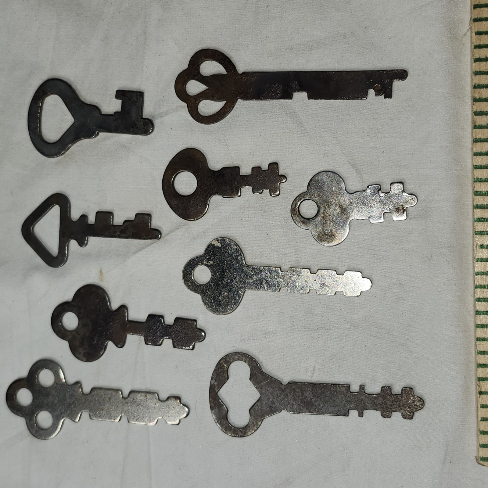 Mixed Lot of 9 Vintage Flat Keys
