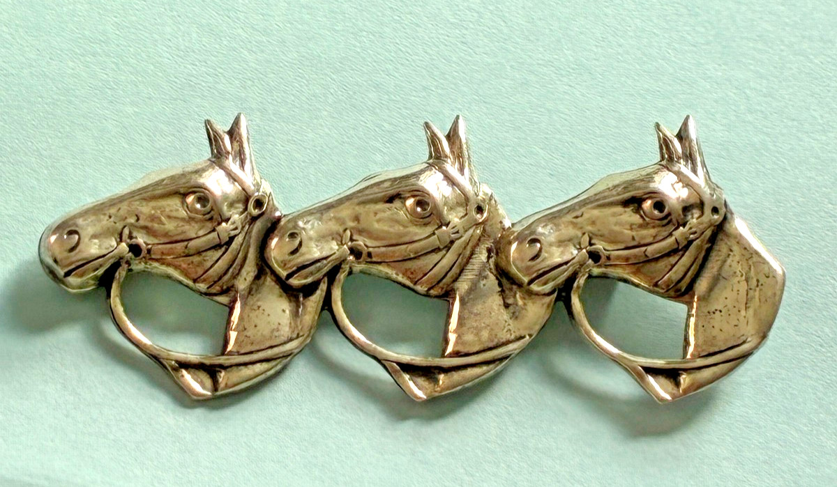 VINTAGE Sterling Silver Three Horse Head Racing Riding Hunting Equestrian Brooch VINTAGE Sterling Silver Three Horse Head Racing Riding Hunting Equestrian Brooch