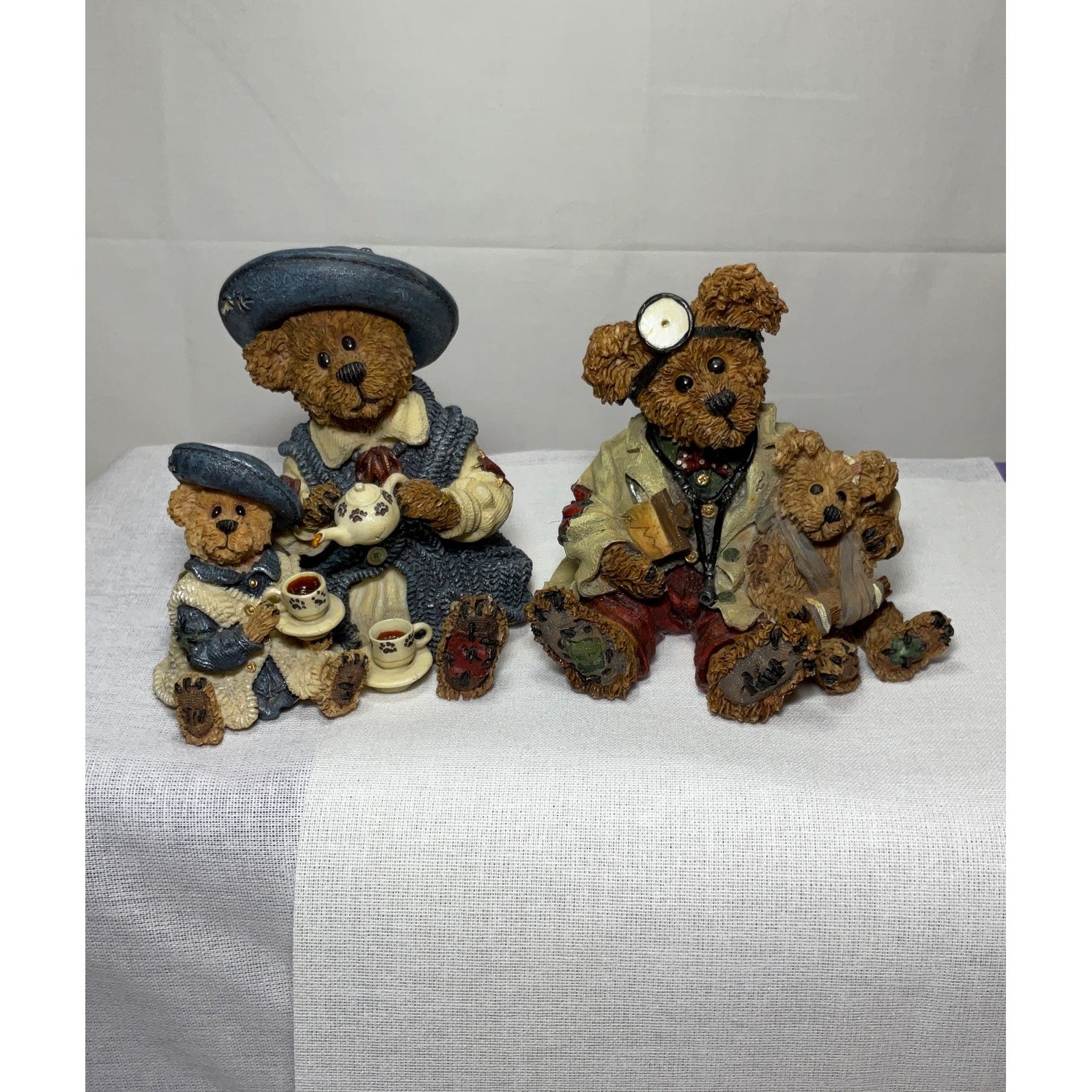 Boyds Bears A fine cup of Tea, Dr. Harrison Griz PHD figurines x 2