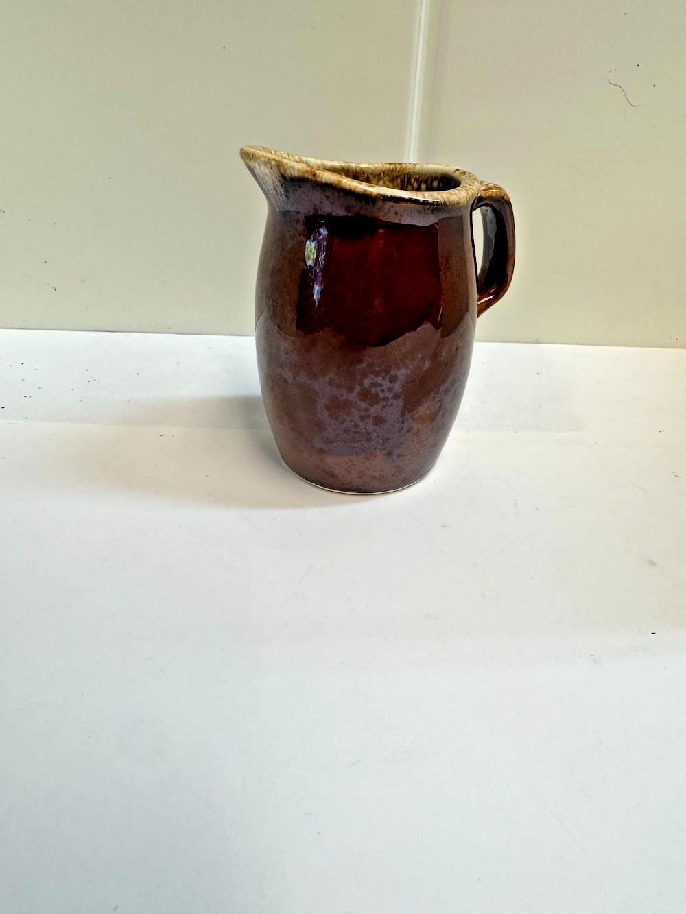 HULL BROWN DRIP PITCHER 9-1/8\