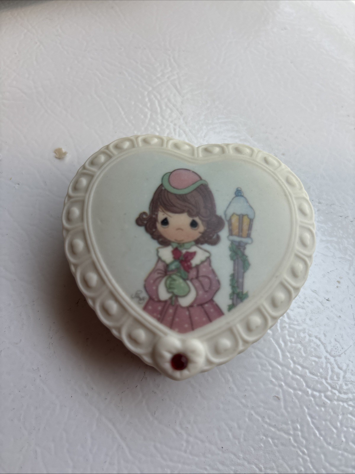 Avon Precious Moments 1997 Porcelain January Birthstone Heart Trinket Box Avon Precious Moments 1997 Porcelain January Birthstone Heart Trinket Box
