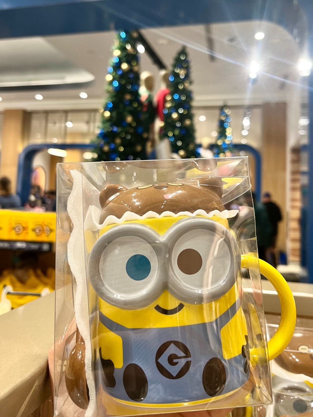 Universal Studios Despicable Me Minion Bob & Tim Mug With Lid & Spoon