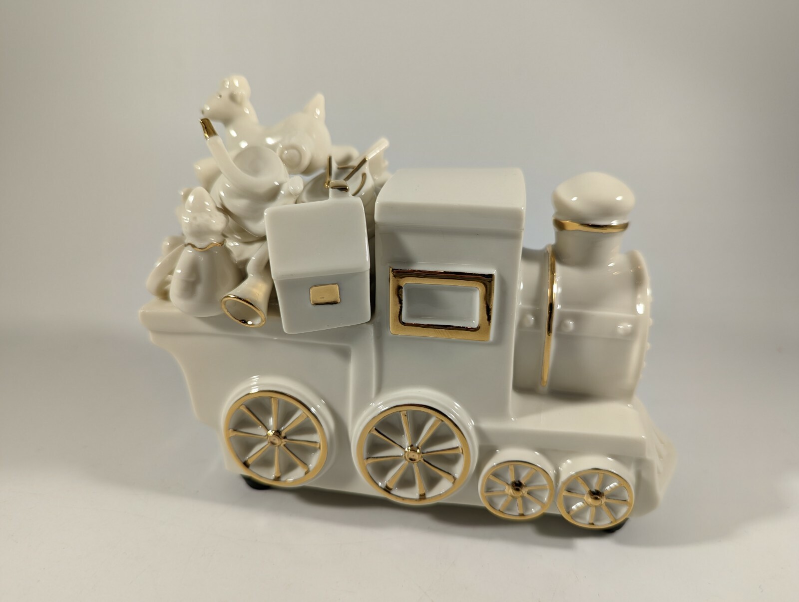Mikasa Holiday Elegance Porcelain Musical Train with Toys.  Music box. 
