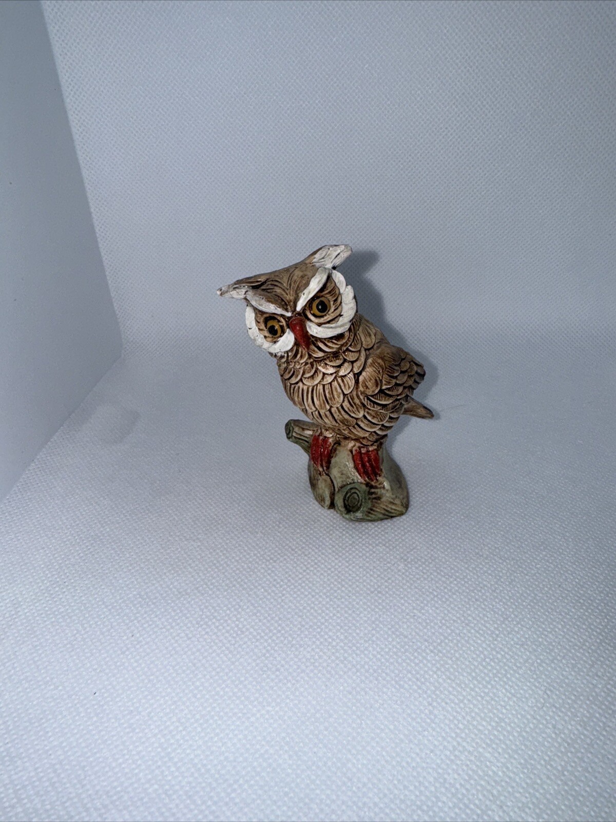 Vintage Perched Great Horned Owl Figurine Vintage Perched Great Horned Owl Figurine