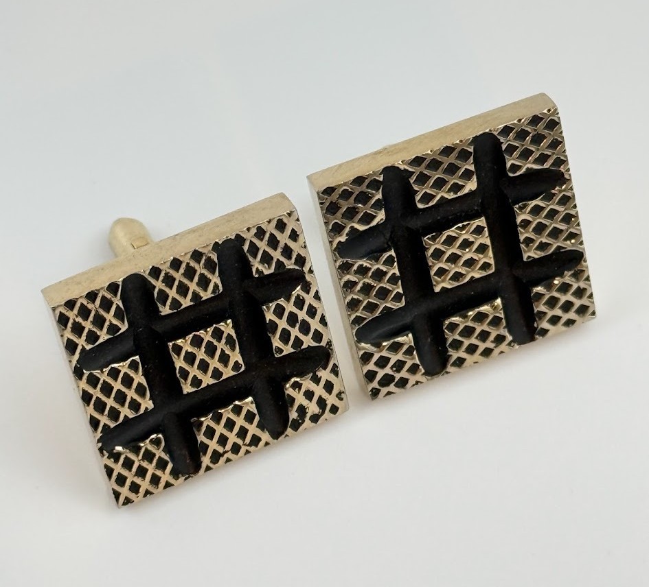 Vtg Tic Tac Toe Black Enamel Hashtag Grid Textured Gold Tone Square Cufflinks