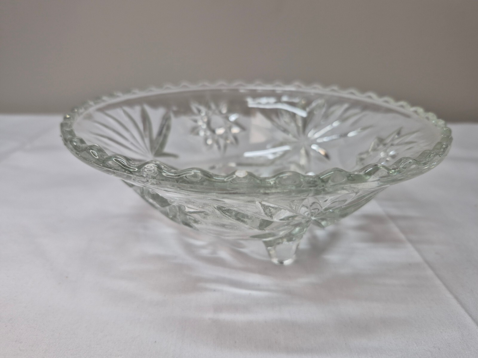 Vintage Anchor Hocking Clear Pressed Glass Candy Bowl w/Starburst Pattern J3