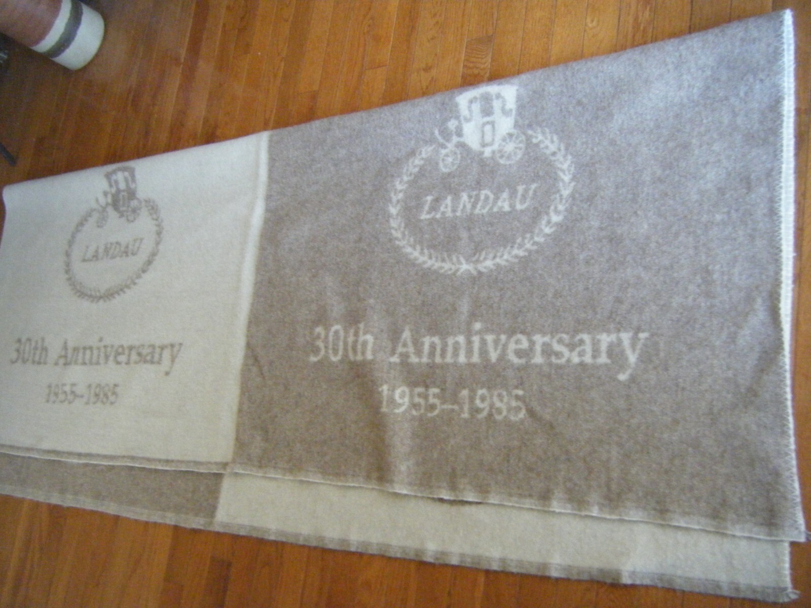 Vintage 1985 Iceland Samand Landau 30th Anniversary Wool Throw Blanket label