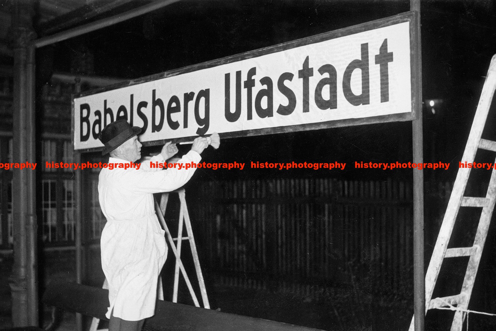 F020494 Renaming station Neubabelsberg to Babelsberg Ufastadt Potsdam Germany 19