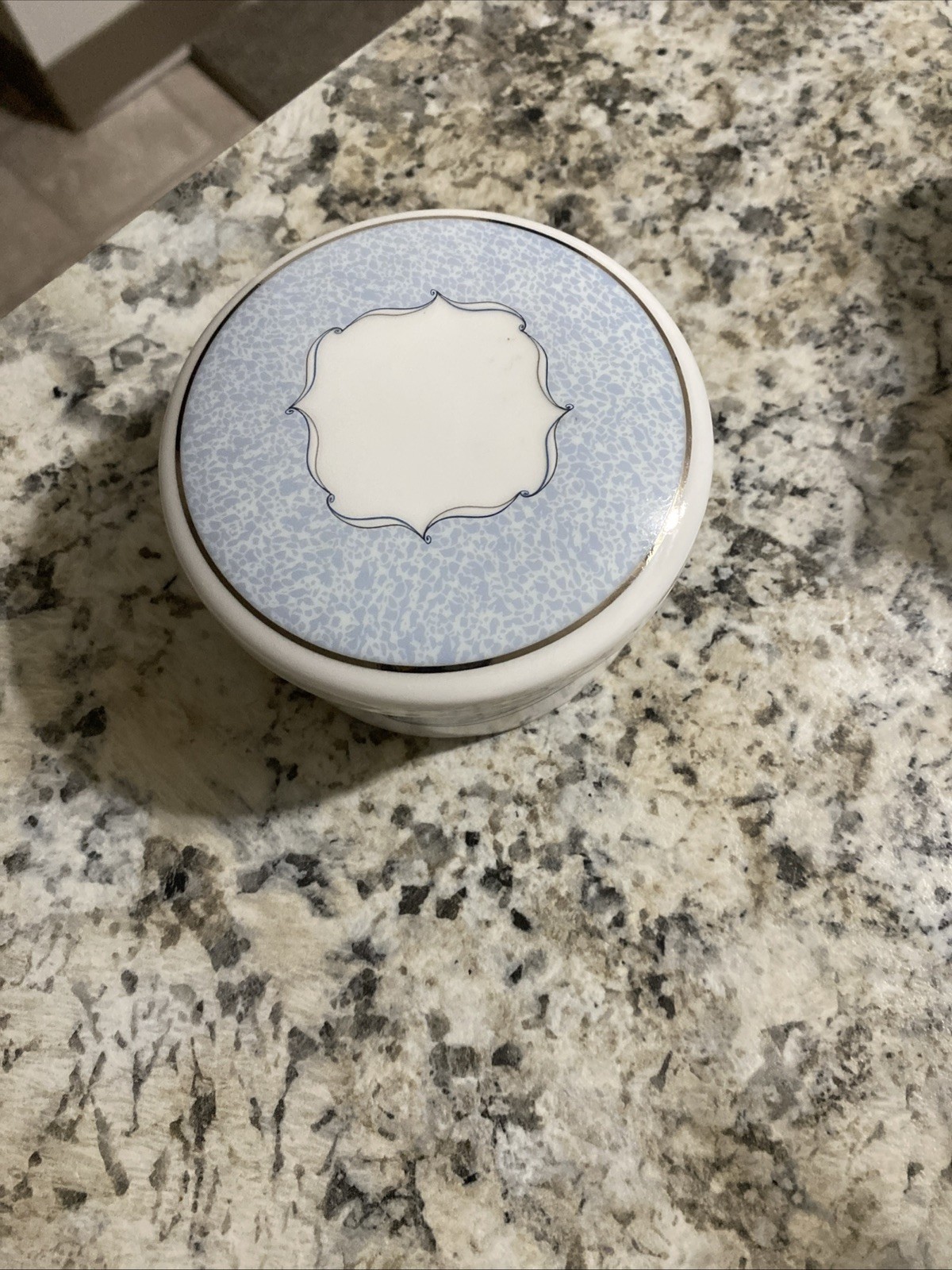 Wedgwood Venice Trinket Box Bone China Blue/White Unused Open Box 2” X 3.5”