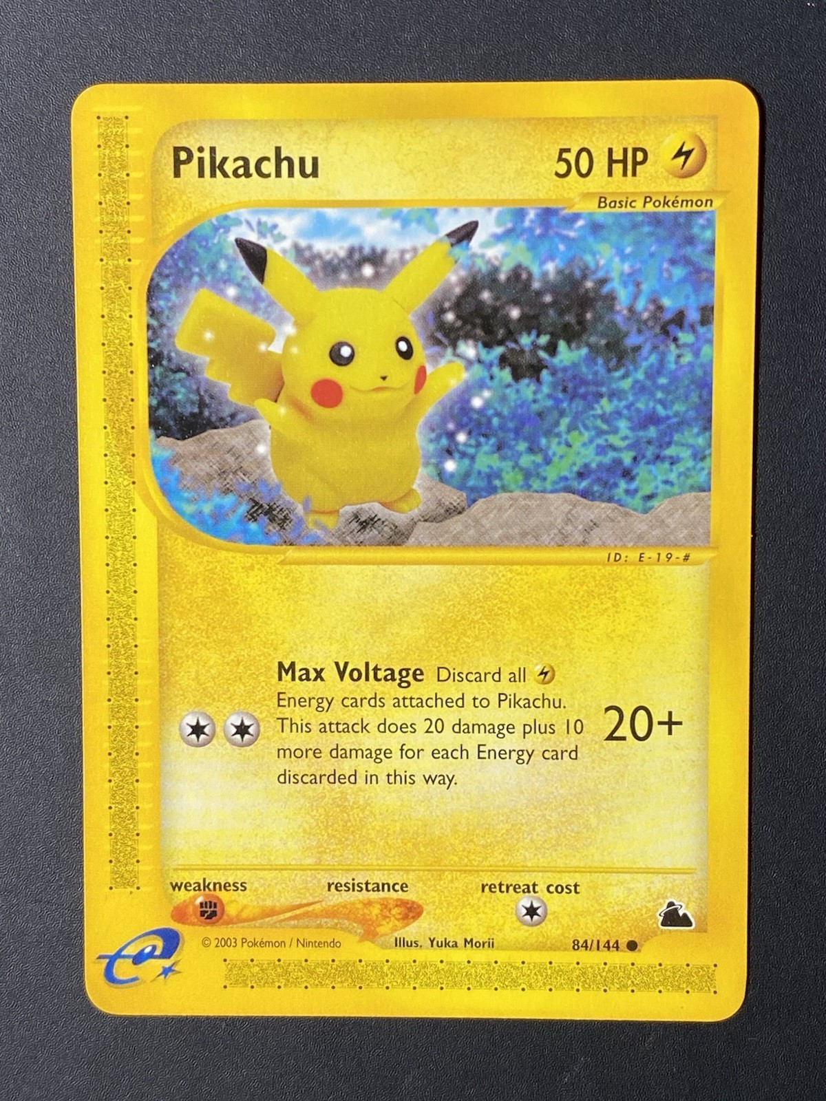 Pikachu 84/144 Skyridge NM ENG