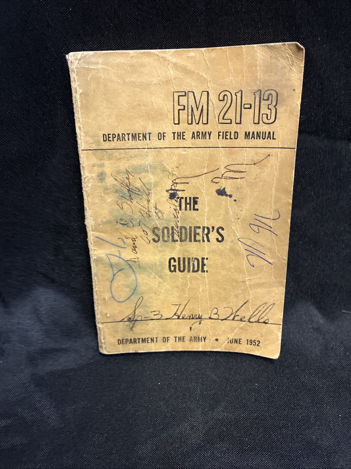1952 THE SOLDIER'S GUIDE FM 21-13 Korean War Army Field Booklet VINTAGE USED