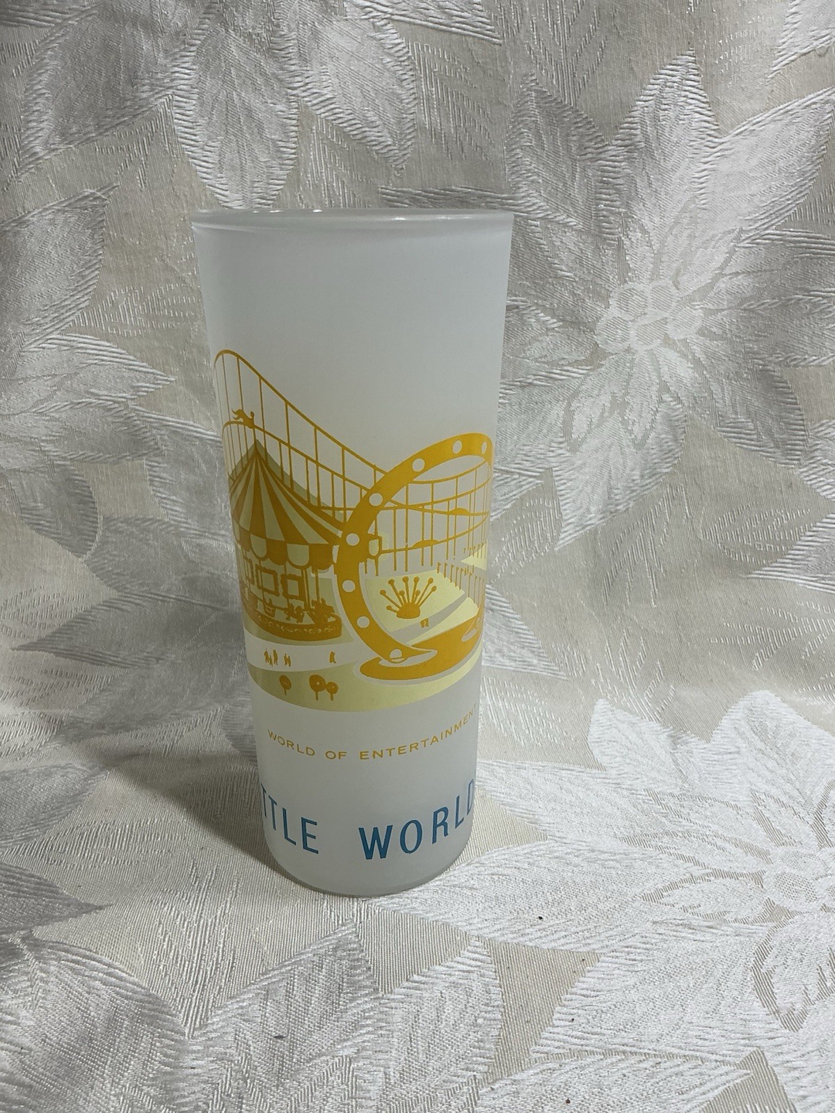 Vintage 1962 Seattle World’s Fair World of Entertainment   Frosted Glass Tumbler