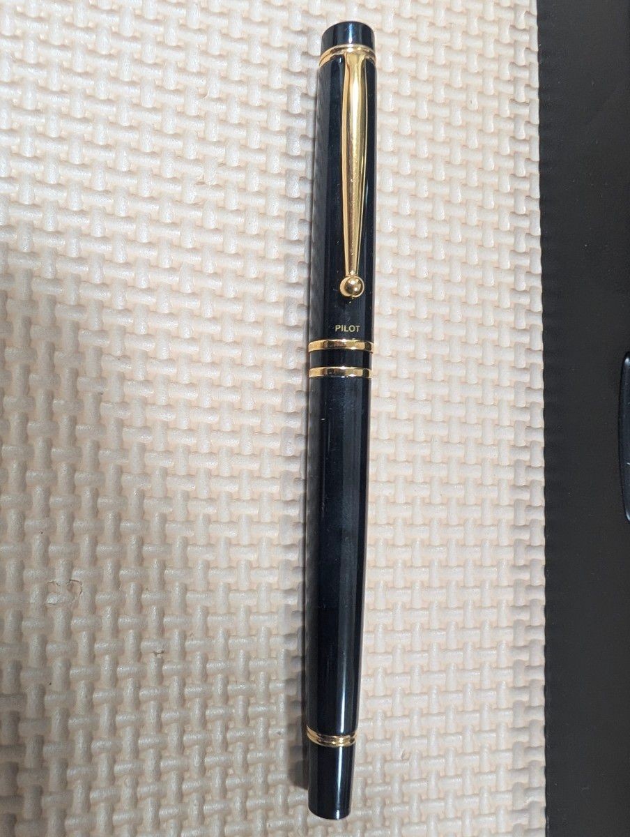 Pilot Grance Black Marble Fountain Pen 14K M Nib with Box and Cartridges