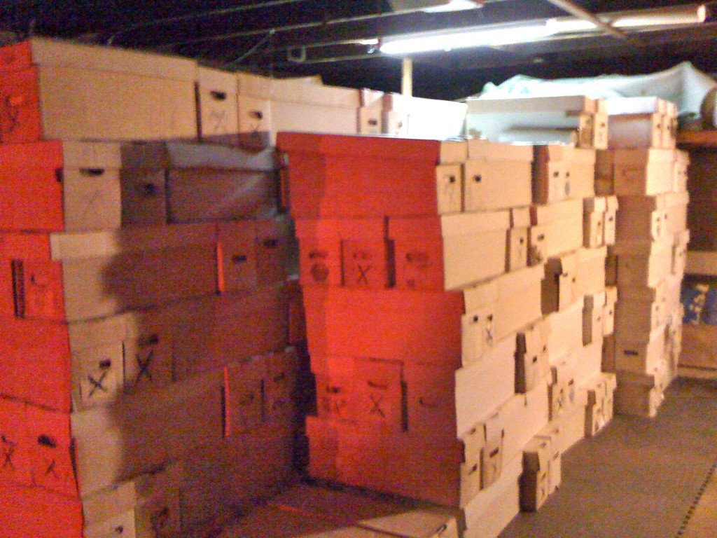 1 box lot: 75 OLD COMICS MARVEL DC SPIDERMAN superman + 1 box lot: 75 OLD COMICS MARVEL DC SPIDERMAN superman +
