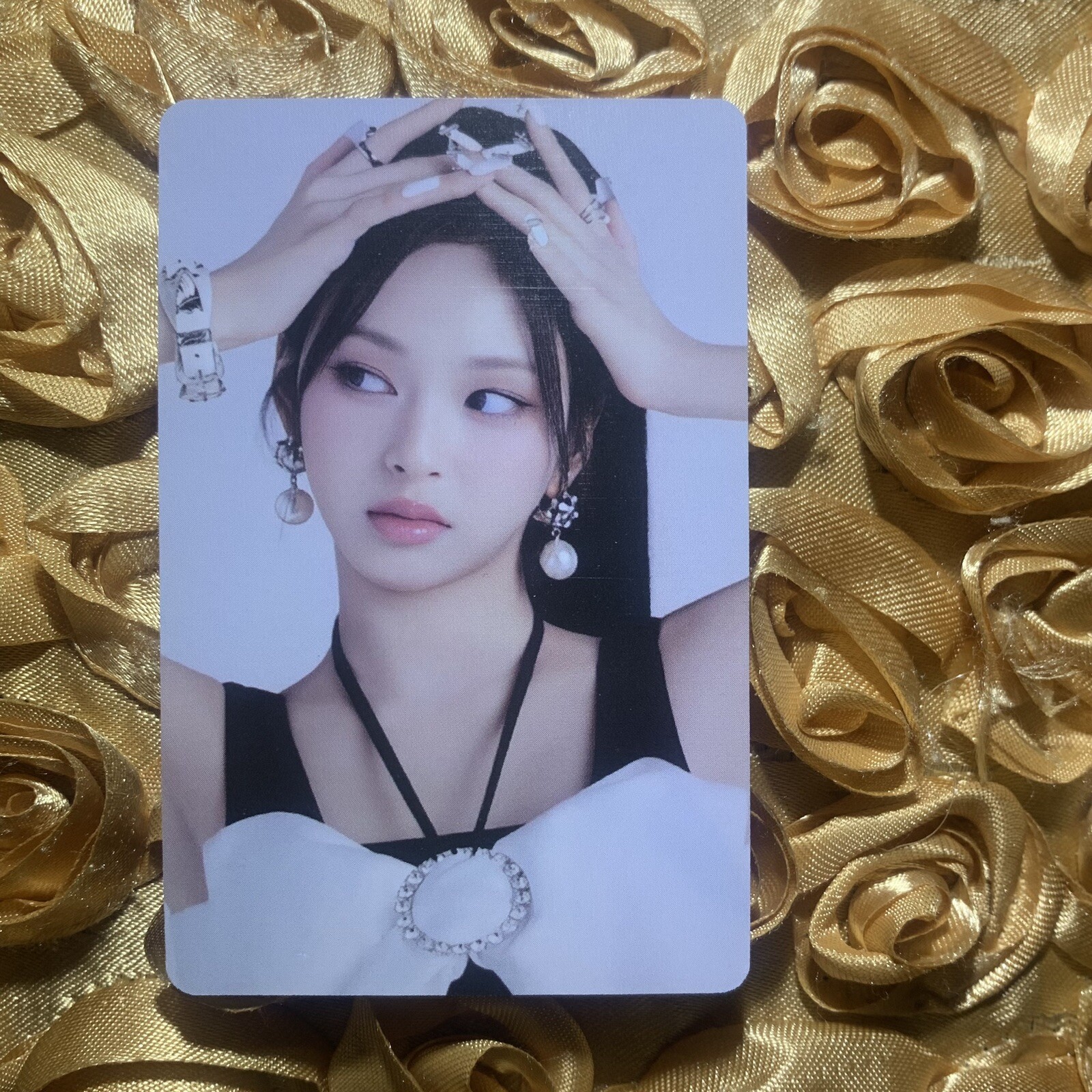 Chiquita BABYMONSTER Cinderella Blue Celeb K-POP Girl Photo Card Main