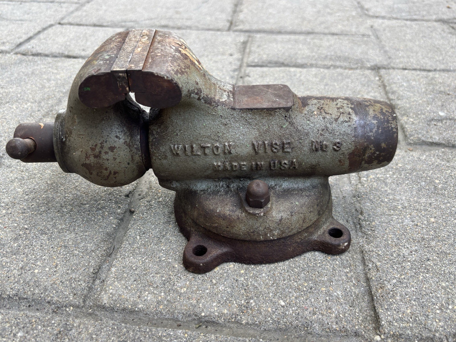 VINTAGE WILTON No. 3 Bullet Vise WWII Era? Chicago USA