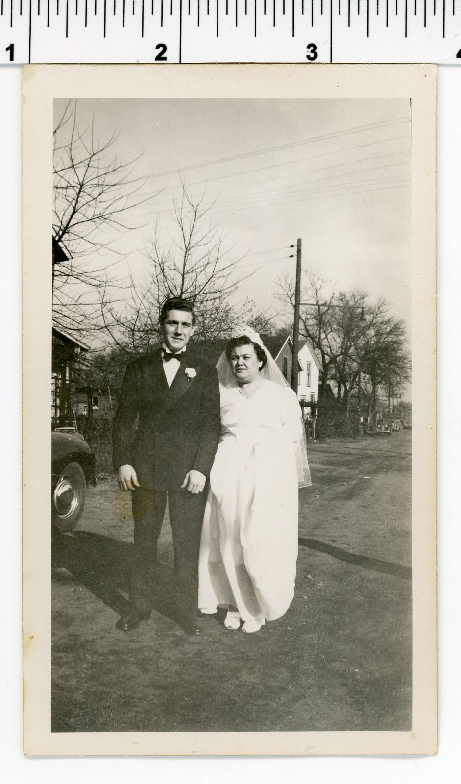 Old 1940\'s WEDDDING photo / Awkward COUPLE - Really Guys, She\'s an Awesome Cook