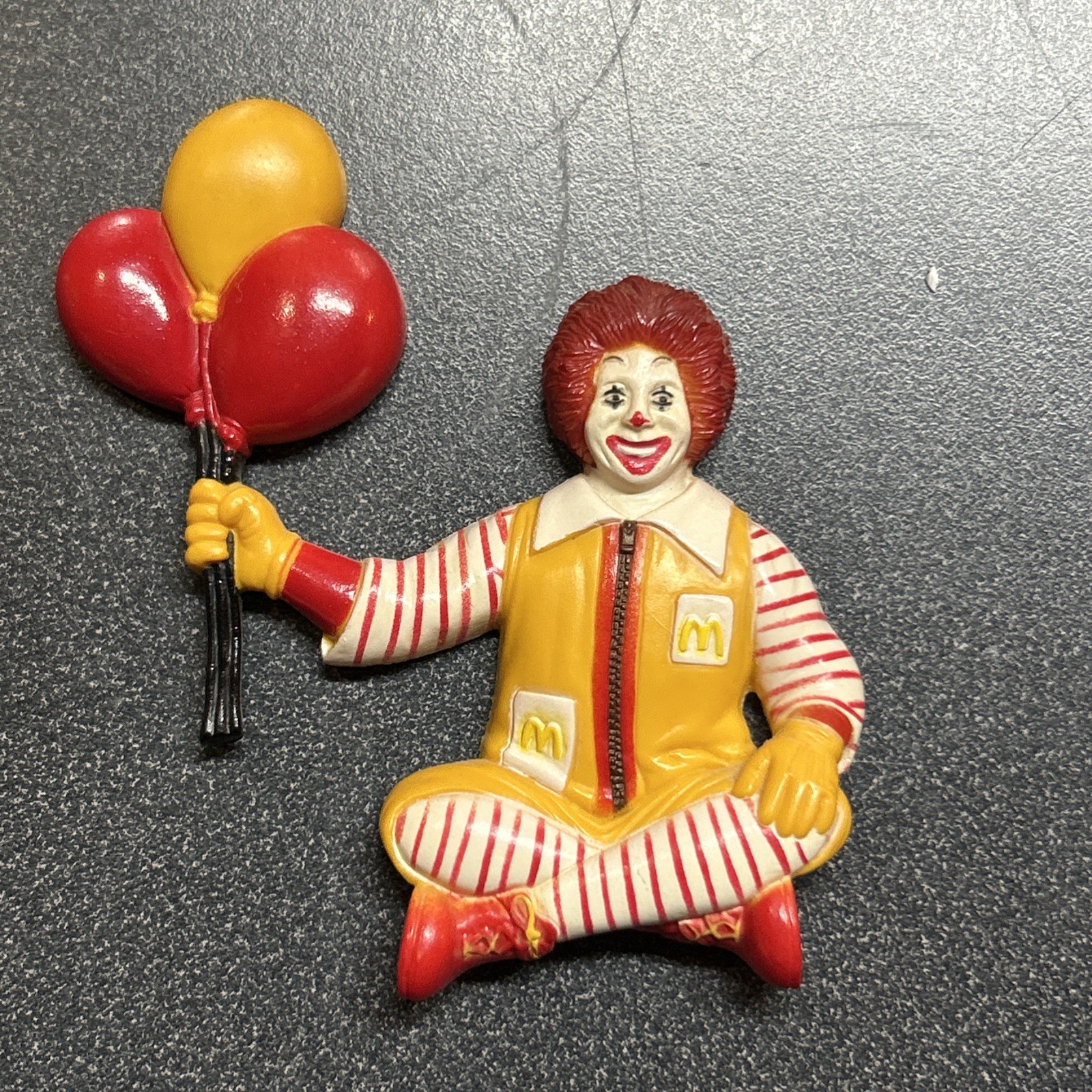 Vtg 1997 McDonalds Ronald McDonald PVC Fridge Magnet Balloon Clown Collectible