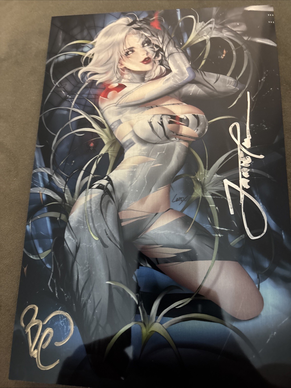 White Widow 7 Metal Cover Leirix Li. Signed By Tyndall And Powell.