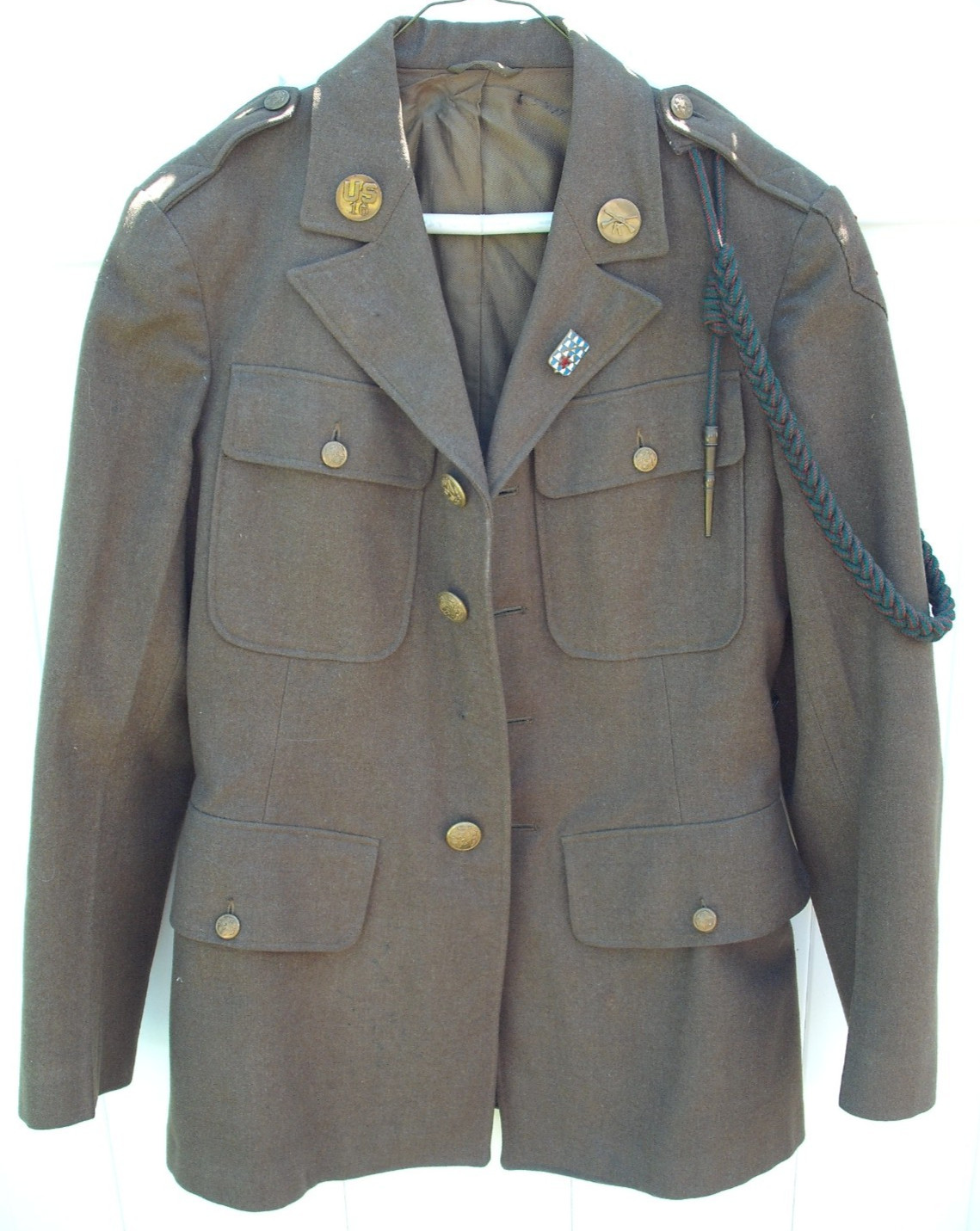Pre WW2 US 1st Infantry Division 16th Reg. with French Fourragere Shoulder Cord Pre WW2 US 1st Infantry Division 16th Reg. with French Fourragere Shoulder Cord