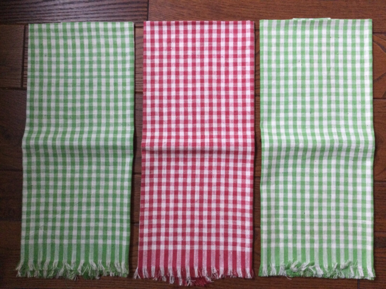 Set of 3 Vintage Linen Towels Unused Checked Red Green Charming