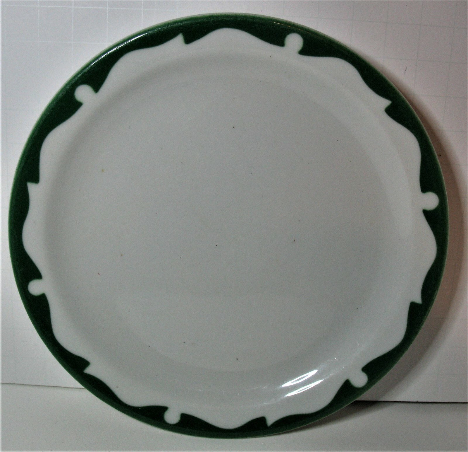 Vintage Shenango SHO131 Green and White Bread Restaurantware Plate Circa 1956