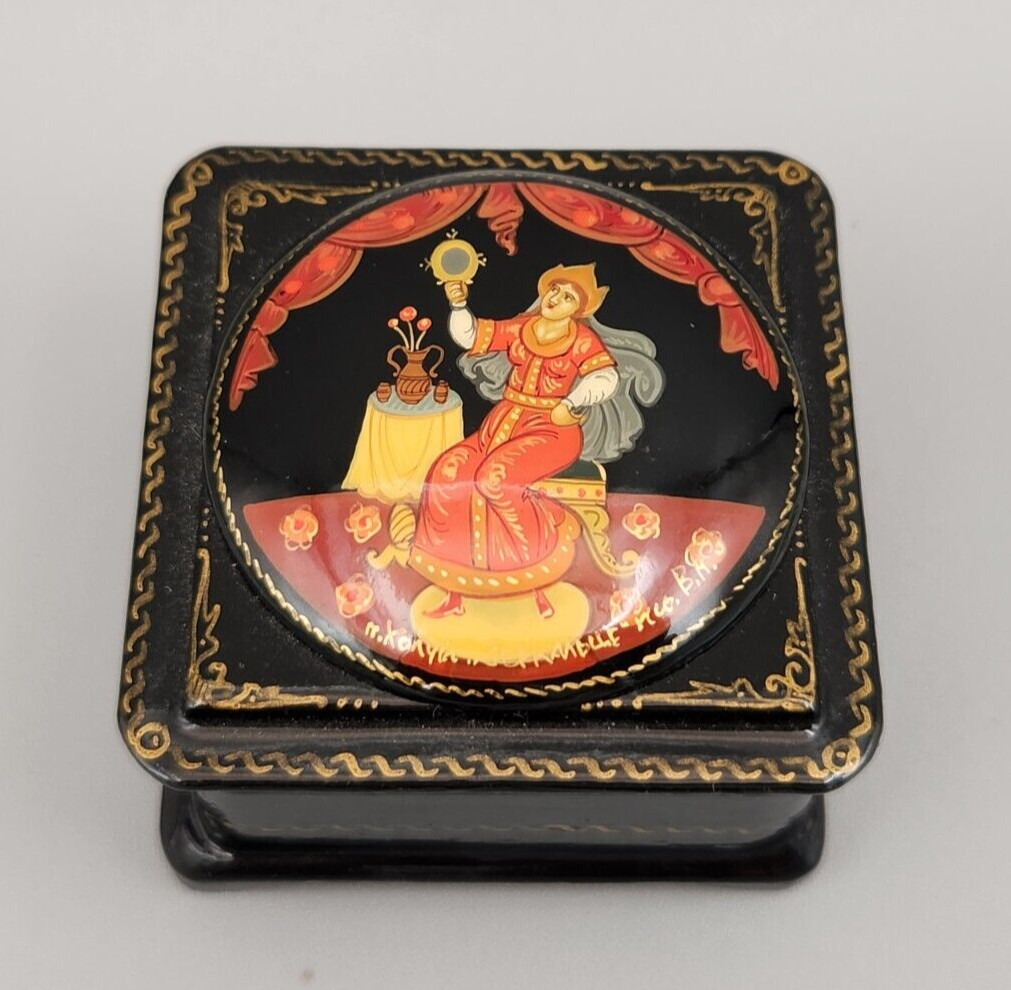 Vintage Hand Painted Russian Lacquer Trinket Box Kholui Signed