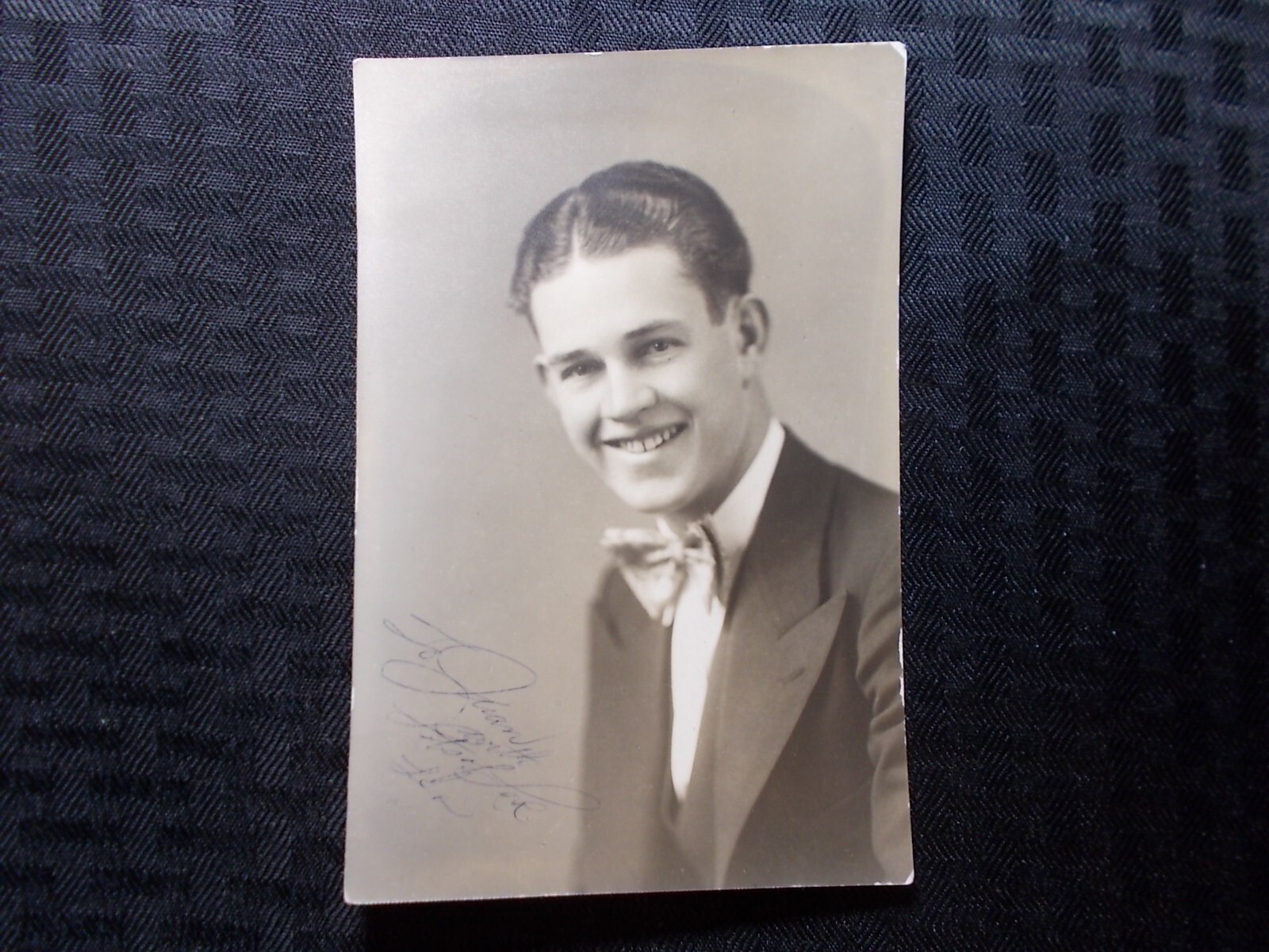 VINTAGE photo Handsome young man graduation - original 4x6 Printed Photo A3