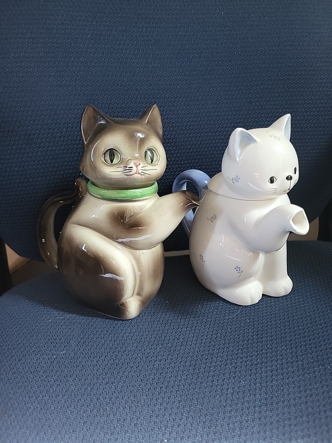 Vintage Kasuga Ware Siamese Cat Teapot - Made in Japan  7 1/2” Tall Cat Lover