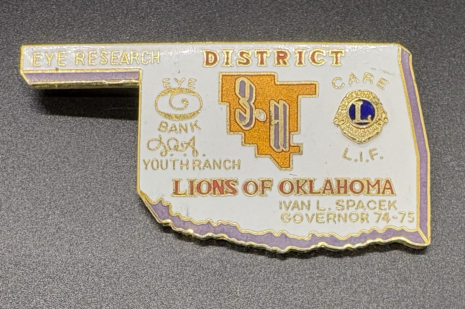 Vintage 1974-75 Lions of Oklahoma District 3-A Governor Ivan L. Spacek State Pin Vintage 1974-75 Lions of Oklahoma District 3-A Governor Ivan L. Spacek State Pin