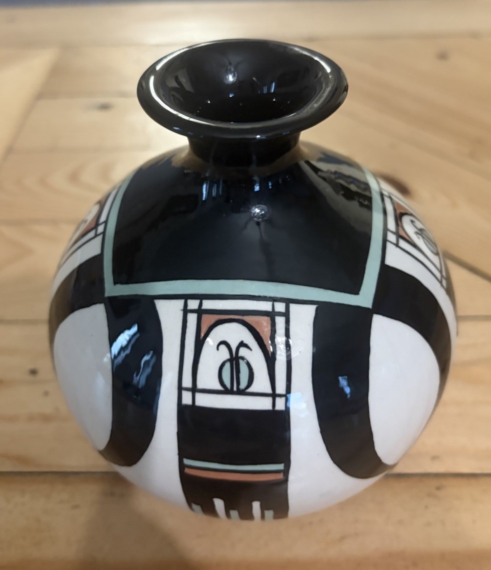 VTG Hi Gloss Vase Southwestern Native American Approx 5”x5” Artist Signed ‘88 VTG Hi Gloss Vase Southwestern Native American Approx 5”x5” Artist Signed ‘88